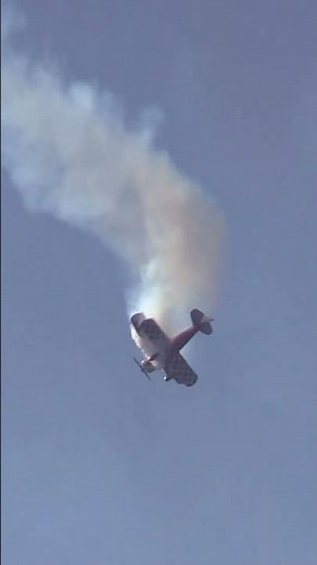 Trevor Rafferty performing the flat spin in his Pitts Model 12 #pittsmodel12 #airshow #aerobatics