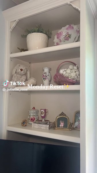 Shabby Chic Room Makeover for a Monday Reset
