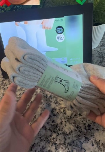 Comfort that lasts all day — your new favorite everyday socks.” #ComfortWear #EverydayEssentials #SoftSocks #BreathableDesign #AllDayComfort 🙌👌