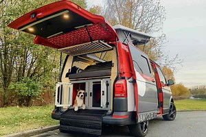 Flowcamper dévoile un kit d'aménagement de camping (VW T6.1) spécialement adapté aux animaux de compagnie
