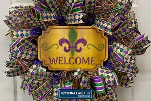 Deco Mesh And Ribbon Tail Mardi Gras Wreath - How to Make Wreaths - Wreath Making for Craftpreneurs