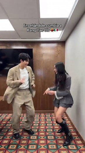 Aprendiendo cumbia con Kang Tae Oh en México