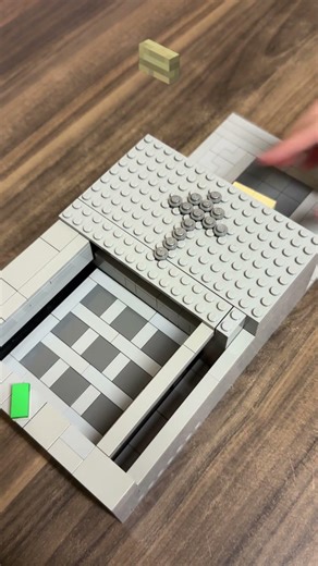 Crafting Minecraft Birch Button BUT Lego!