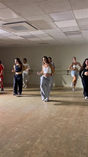 Danse Parisienne avec Anis Belhadj