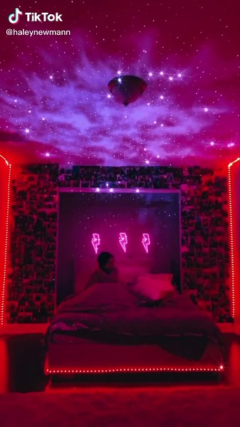 Mesmerizing LED Light Show to 'The Way I Fall'