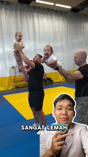 Akrobatik Bayi, Latihan Penuh Risiko