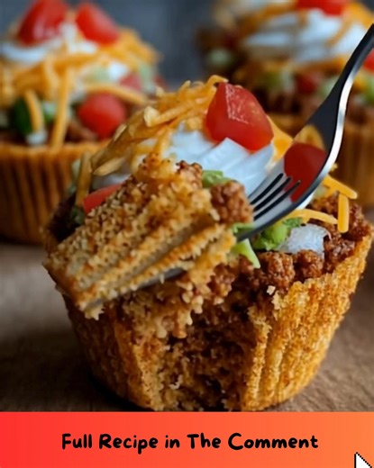 6.8K views · 47 reactions | Tico Taco Cupcakes 療 Crispy taco shells baked into cupcake form, loaded with juicy seasoned beef, fresh veggies, and topped with cool sour cream—these tico taco cupcakes are bite-sized party perfection with bold flavor and crave-worthy crunch in every layer! 蓼 Ingredients: ▸ 1 lb ground beef ▸ 1 packet taco seasoning ▸ 2/3 cup water ▸ 1 cup shredded cheddar cheese ▸ 1 package wonton wrappers ......................... | Food and drink | Facebook