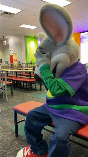 Got you again Chuck E Cheese 🧀 💨 whoopie cushion fart prank #chuckecheese