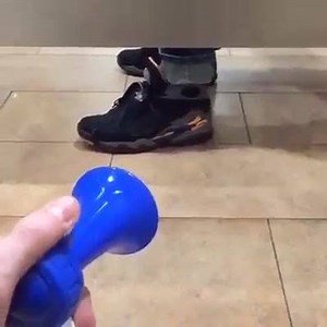 Air Horn Prank in Public Bathroom vine by : Lance Stewart | On vines