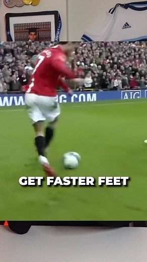 ⚡️ Want to take your speed to the next level? Dedicate just 10 minutes a day to this quick and easy session, and watch your feet transform into lightning! ⚽️💨 You know what they say,
