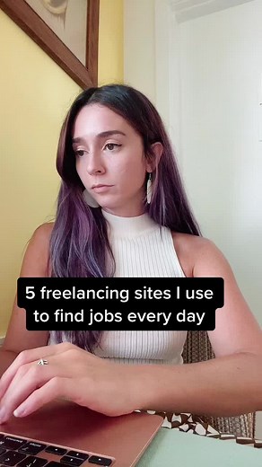 Here are 5 different freelancing websites and marketplaces I use every day to find freelance writing clients! #writing #freelance #workfromhome