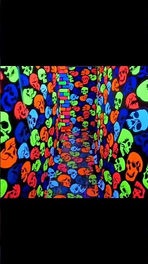 TRIPPY 3D maze at Halloween convention #halloween #scary #trip
