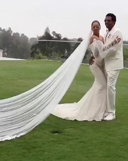 Beyoncé Shares the First Full Look at Her Wedding Vow Renewal Dress