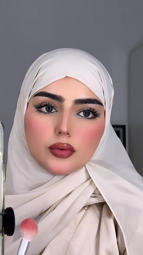 Makeup Tips for Hijab Wearers: Elegant Looks