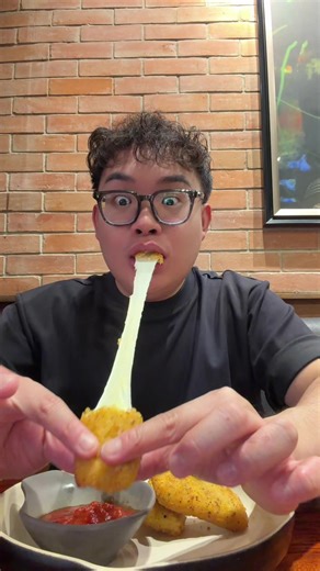 Cheesiest Mozzarella Stick Recipe for Cheese Lovers