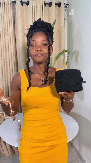 5.2K views · 146 reactions | Metallic crochet clutch in black leather: specially handmade with love❤️ #clutchbag #handmadebag | Hookedbylade | Facebook