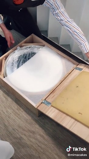 Transporting a wedding cake#cakedecoratingvideos #tiktoklover❤️ #cakedesign #cakedecoration #fyp #mirnacakes #dowhatyoulove #NeverJustAGame #