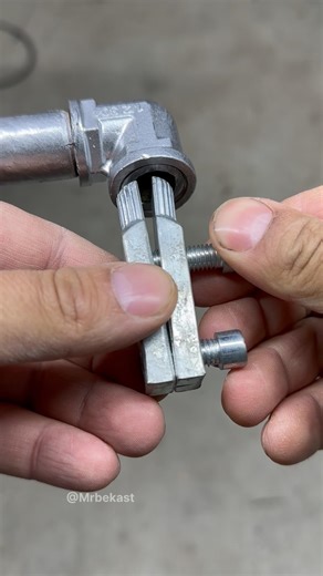 Genius solution! The easiest way to remove a broken tap thread from a pipe.