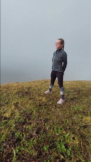 mystical submissive posing in handcuffs / mystische devote Präsentation in Handschellen - Vals,Rongg