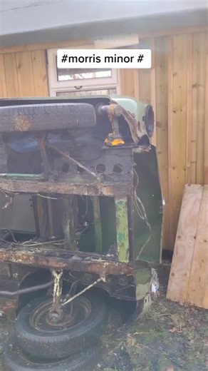 Reparando el Morris Minor: Progreso y Desafíos