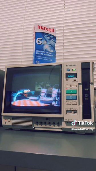 Old school Cartoon network groovies 1999, what a time to be alive. #crttv #90s #vhs #cartoonnetwork #retro #2000s