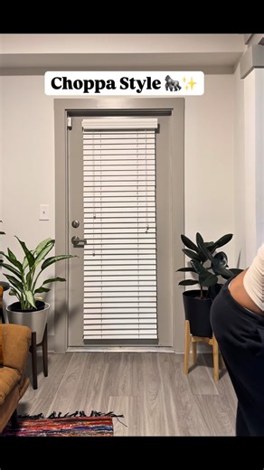 Q u a d e s i a on Instagram: "Why Don’t You Walk Wit It 😏 Beat Master 😈 #reels #hips #dance"