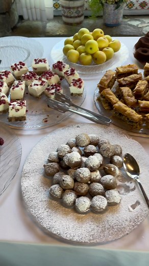 Albanian local food 🇦🇱 #albaniantiktoker #albaniangirls #albaniantraveler #albaniatravelguide #albani #fyp #albaniainternational #kosovo #albanianblogger #viral #shqipe #shqiptaretneperbote🇦🇱🌍 #albanianfood #localfood #albanianfood🇦🇱 #kosovo #kosovo🇽🇰 #kosovobloger #kosovoiskosovo