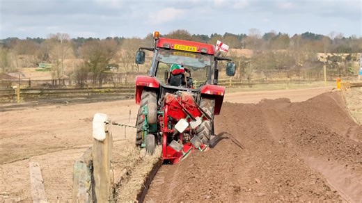 McCormick tractor with Kverneland match plough in action