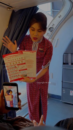 Lion Air Flight Attendant Safety Briefing Emergency Exit