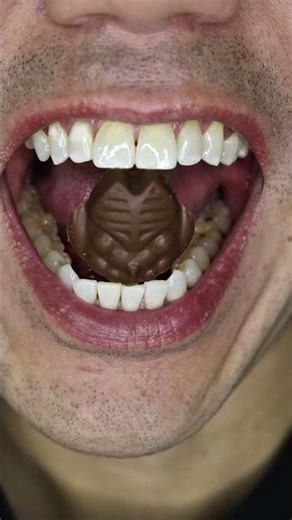 ASMR | Ultraman Alien Baltan Chocolate Bite #DoctorTristanPeh #ASMR #Ultraman #AlienBaltan #Japan
