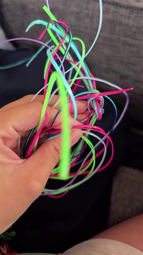 look at this creation #bondoogle #snappylanyard #keychain #howdoyoudoit #collectionobsession