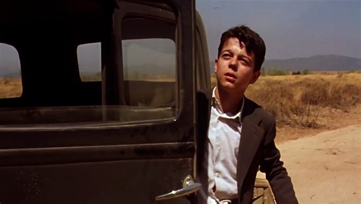 The Devil's Backbone | movie | 2001 | Official Trailer