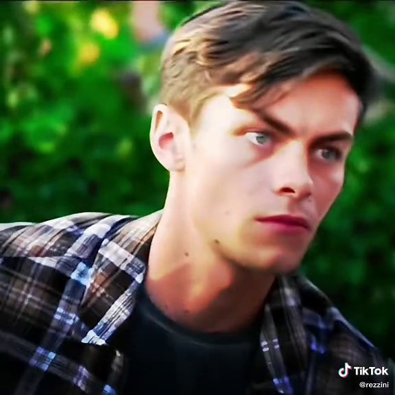 #FREEREIN || me 🤝 editing obscure tv shows || #pinhawthorne #peterhawthorne #zoephillips #freereinnetflix #raven #superman #eminem #edit #fyp