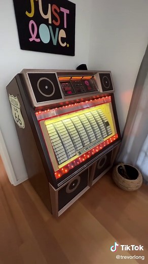 Exploring the Mechanics of an Old School Juke Box