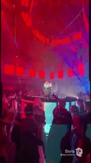 DJ PANDA LIBRE (@dj.panda.libre)’s videos with DJ SLIINK . TOUCH THIS . JERSEY CLUB - DJ Sliink