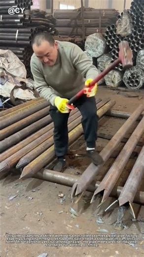🔥 Steel Pipe Reshaping! Worker Uses Hammer to Close Pipe End → Forging Secrets