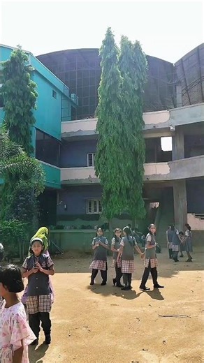 #The famous school in our Villages brilliant grammar school 🏫🎒🙌🏻