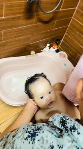 127K views · 2K reactions | Cá vàng bơi trong chậu nước - Cha mẹ có phước lắm mới có được con yêu ❤️ | Tiến Sĩ Dane Truong | Facebook