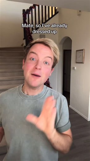 Dressing Up As Elphaba In Her Shiz University Costume From The Wicked Movie! | Mrthomasenglish