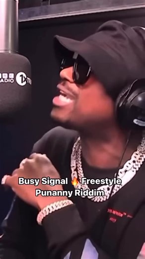 Dubshowcase ❤️ Reggae • Dancehall • SoundClash on Instagram: "Riddim Up 🦍 Busy Signal 🔥 Punanny Riddim 🎤 Seani B Wid da Mix 🔥"