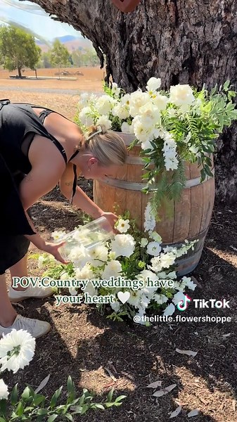 Country wedding 🤍#countrywedding #flowers #fyp