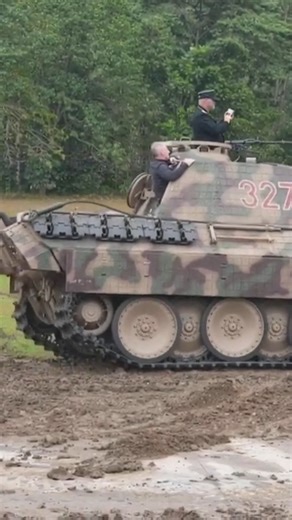 Panther Tank in Move on Tankfest | Panzer-Archeology