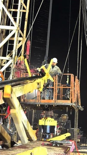 Pulling Tubing – Oilfield Well Service (Workover Rig Job)