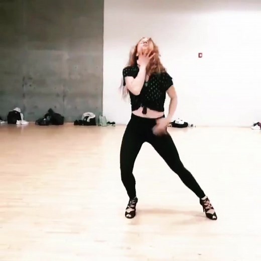 Liana Blackburn Dance Choreography: Body Language