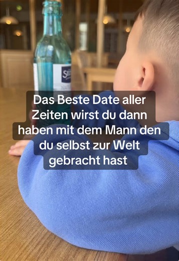 Wahre Liebe zwischen Mama und Sohn entdecken