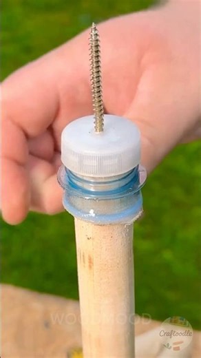 How to turn literal trash into a hanger 😅 #lifehacks #fix #trending