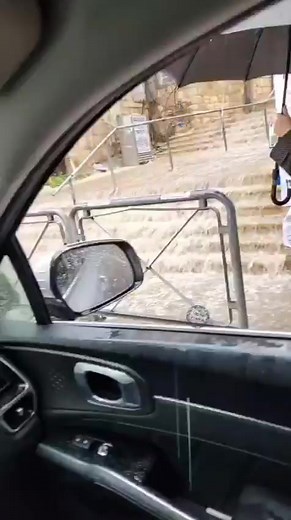 Meah Shearim: in Jerusalem’s Meah Shearim neighborhood, heavy rain from the storm flooding across Israel left streets waterlogged. 𝗜𝗦𝗥𝗔𝗘𝗟 𝗟𝗜𝗩𝗘 𝗡𝗘𝗪𝗦 | I love you Israel