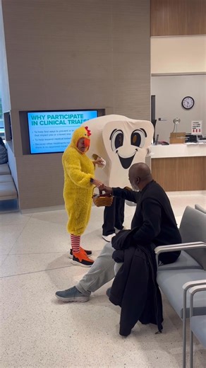 Tooth be told, we’re having an egg-cellent Halloween! 🦷🐥 🎃 Our staff and volunteers showed up today to work hard and have some fun in between. We cared for 16 women from My Sister’s Place, a residential recovery center for women, and got to pass out candy around Cooper Green Mercy Health Services! Today was all TREATS at CVHC! 🍭 | Cahaba Valley Health Care