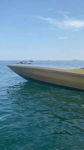With its sleek lines and impressive speed, this boat embodies the pinnacle of refinement and performance on the open water. #cigaretteracing #cigaretteracingteam #speedboat | Cigarette Racing Team