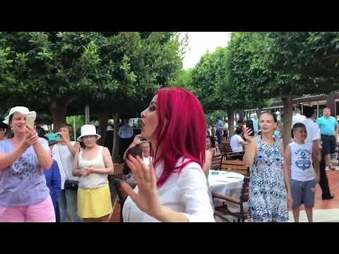 OPERA FLASHMOB SHOW
